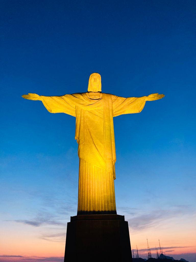 Campanha Maio Amarelo ilumina Cristo Redentor para chamar atenção para educação no trânsito