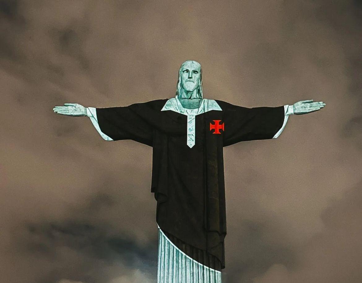 Clube de Regatas Vasco da Gama projeta camisa no Cristo Redentor em homenagem aos 100 anos da Resposta Histórica