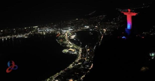Cristo Redentor recebe iluminação especial pelo Dia Mundial da Trombose, 13 de outubro