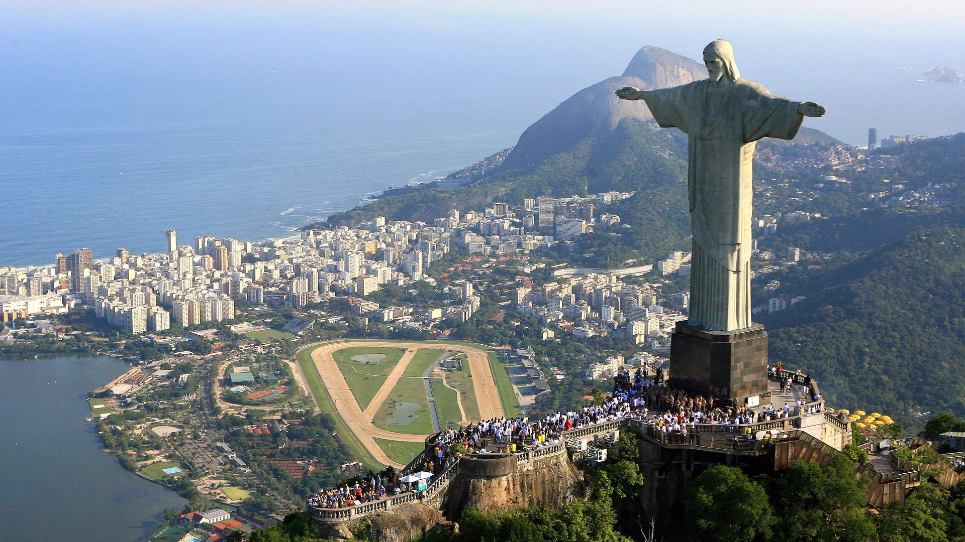 Cristo Redentor tem iluminação especial pelo World Narcolepsy Day