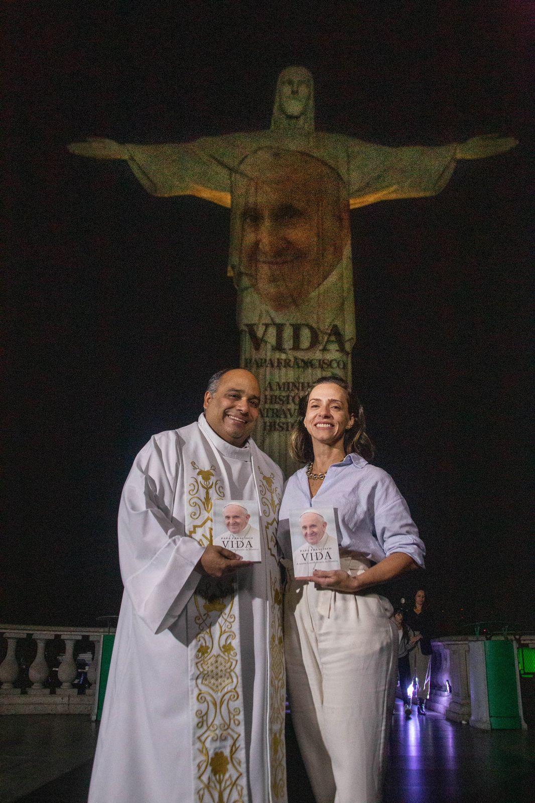 Lançamento do livro Vida: Minha história através da História Por Papa Francisco no Santuário Cristo Redentor