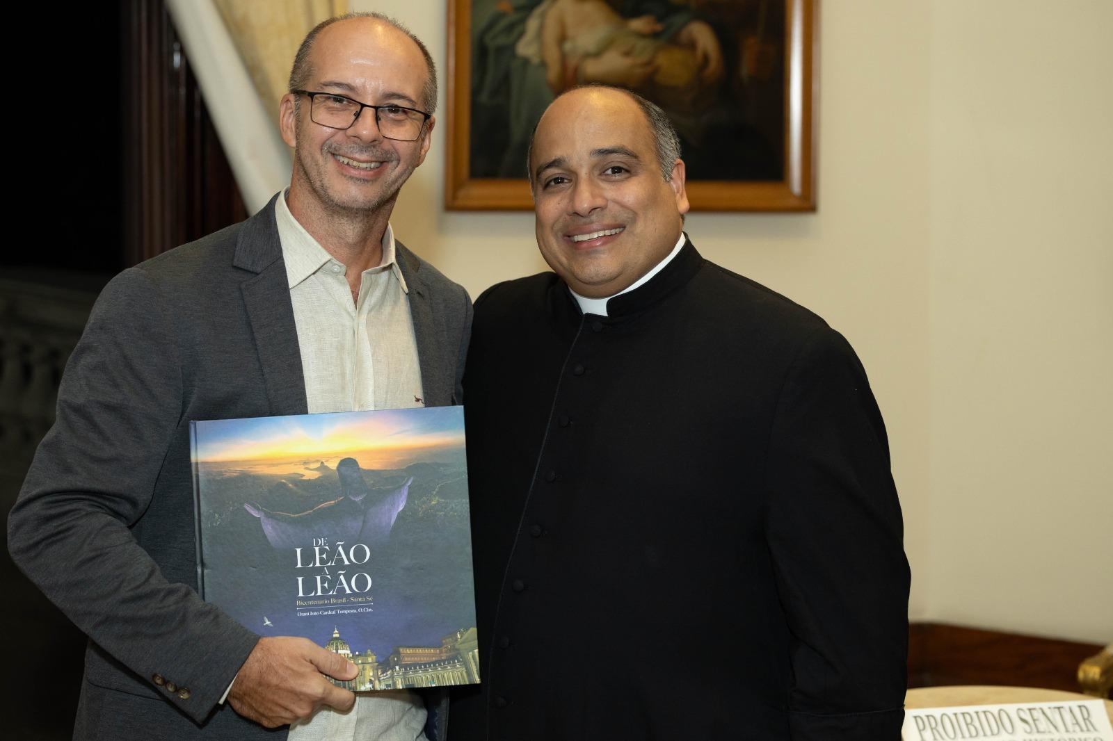 Livro que celebra 200 anos de relações diplomáticas entre Brasil e Santa Sé é lançado no Rio de Janeiro