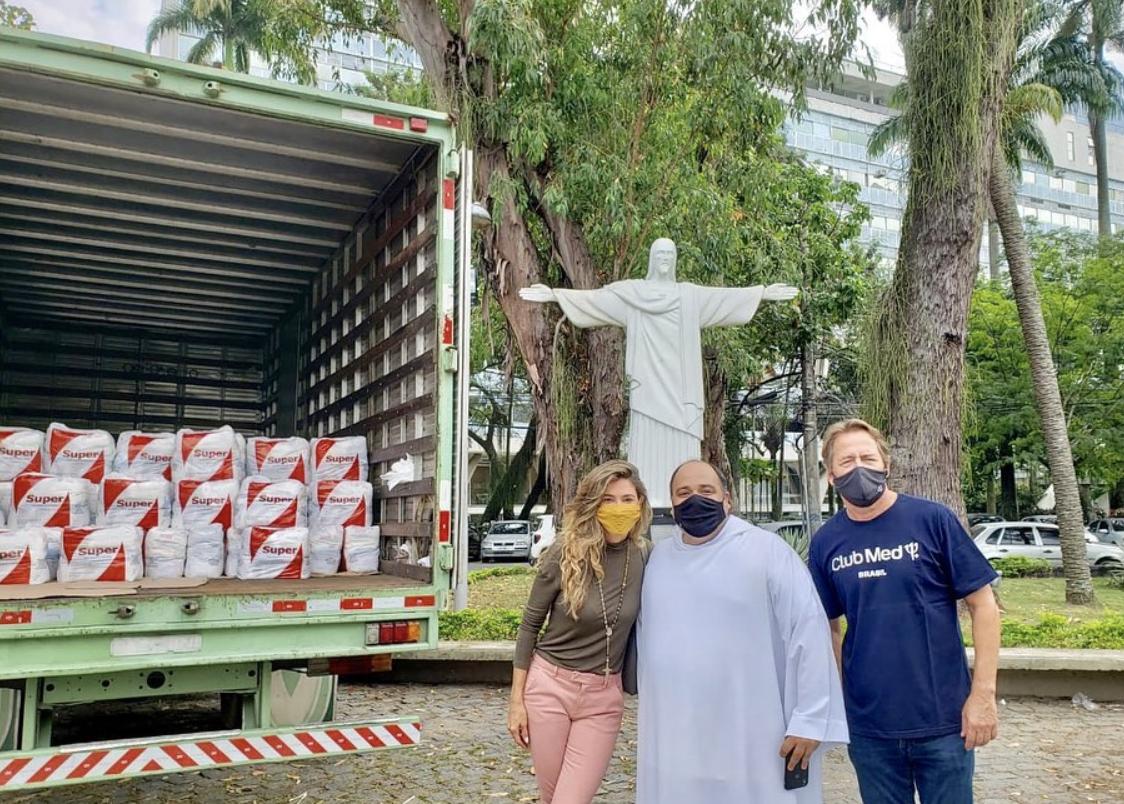 Club Med doa 4 toneladas de alimentos para a campanha social "Cristo Redentor, Eu Quero Doar"
